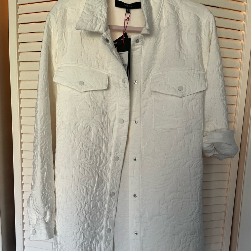 White quilted coat with belt